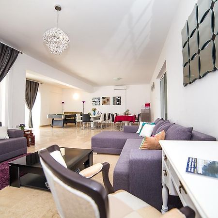 Holiday Home White House โปดสตรานา ภายนอก รูปภาพ