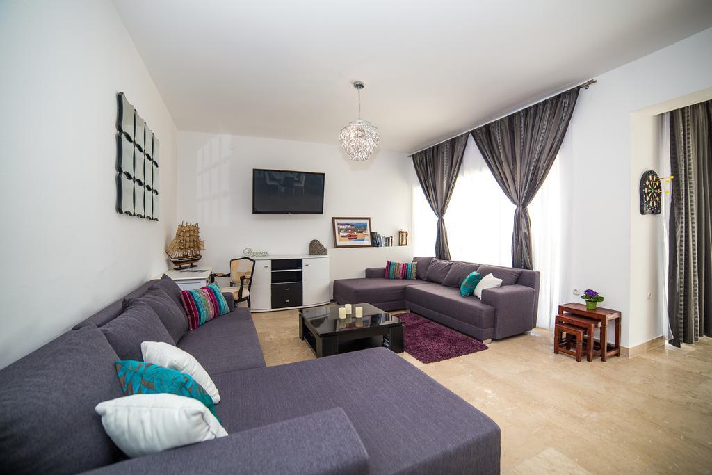 Holiday Home White House โปดสตรานา ภายนอก รูปภาพ